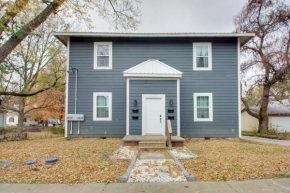Cozy Missouri Escape with Balcony, Near Colleges!